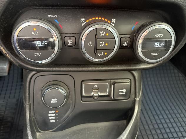 Jeep Renegade 2.0 MJet 140cv Limited 4WD - Foto 9