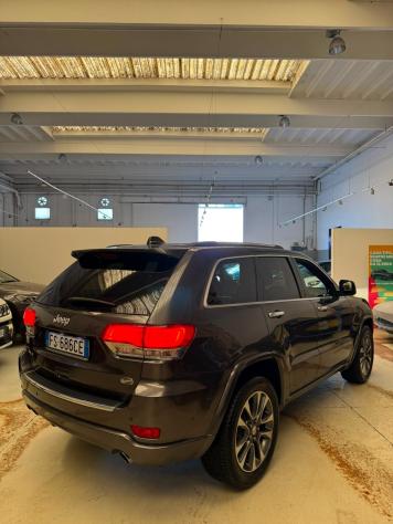 Jeep Grand Cherokee 3.0 V6 CRD 250 CV Multijet II Overland - Foto 4
