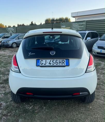 Lancia Ypsilon 0.9 TwinAir 85 CV 5 porte Metano Ecochic Gold - Foto 5