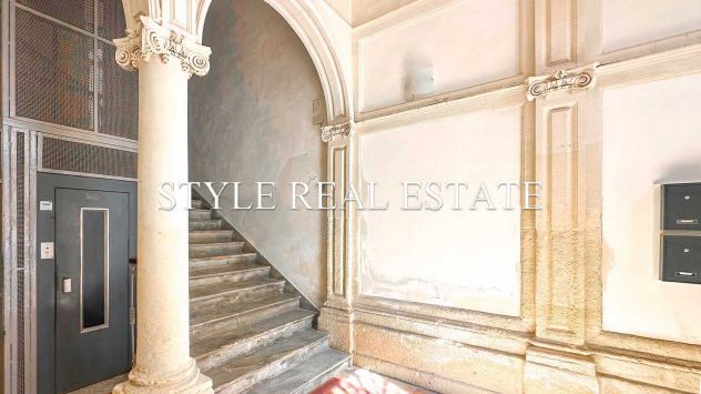 ORTIGIA TRILOCALE ASCENSORATO IN SIGNORILE PALAZZO D'EPOCA - Foto 9