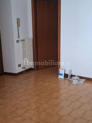 A pochi passi dal lago bilocale di mq. 50 NON ARREDATO - Foto 2