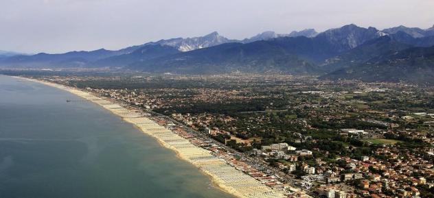 Struttura ricettiva / albergo in vendita a Pietrasanta 1000 mq  Rif: 1171436