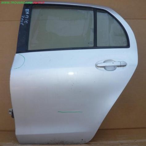 PORTA POST.S. ARGENTO (Sgn)  Carrozzeria  Lamierati esterni  Porte  Porta post. sx. TOYOTA - YARIS - 01-01-2006 - 01-01-2009, TOYOTA - YARIS -