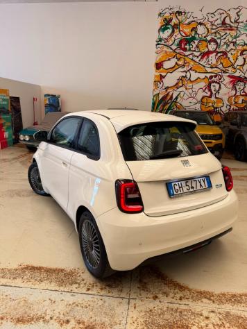 Fiat 500 500e Berlina 42 kWh Icon - Foto 6
