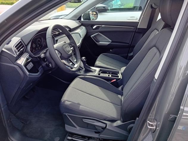 AUDI Q3 35 TDI quattro S tronic Business - Foto 4