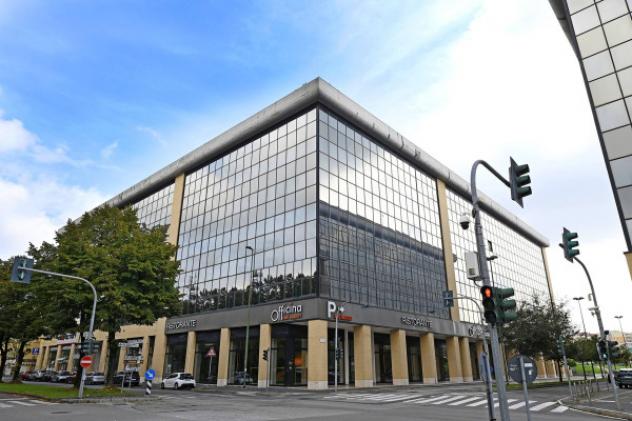 Immobile di 270 m² con più di 5 locali in affitto a Sesto San Giovanni - Foto 2