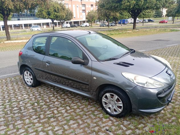 Peugeot 206 Plus 1.1 benzina, versione 3 porte (Urban/One Line), anno 2010