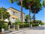 APPARTAMENTO IN VILLA A POCHI METRI DAL MARE - LIDO DI CAMAIORE (LU)