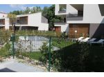 Collebeato nuovo  trilocale con giardino e box doppio