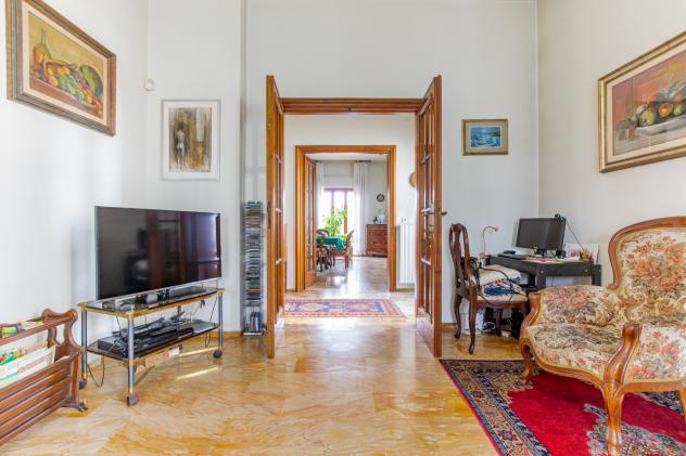 VILLA di 12 vani e di 250 mq (VIAREGGIO) rif. 672 - Foto 5