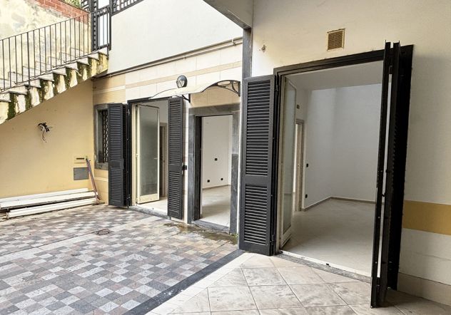 Aversa centro VENDESI locale 50 mq.