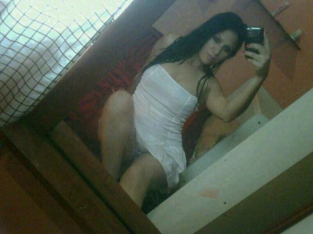 Donna di Abano Terme, 31 anni. Fisico Normale Tel: