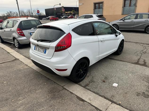 Ford Fiesta 1.4 TDCi 70CV 3 porte Titanium - Foto 4