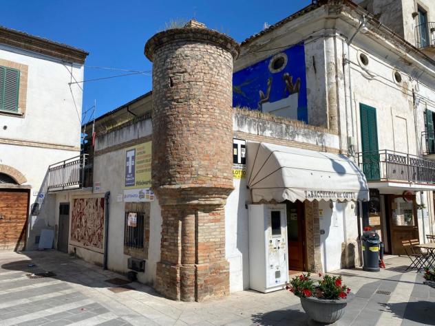1 Vetrina in vendita a Treglio