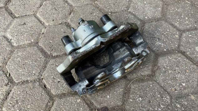 Pinza freno anteriore SX Ford Fiesta 1.1 del 2020 (H1BC-2B302-A) - Foto 2