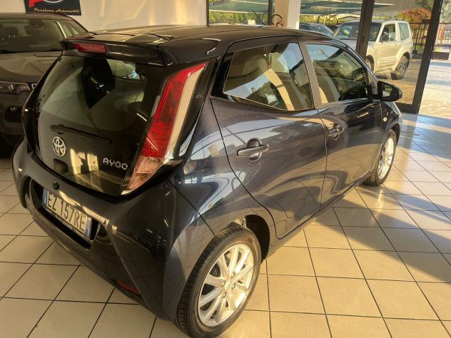 Toyota Aygo 1.0 VVT-i 69 CV 5 porte x-clusiv - Foto 4