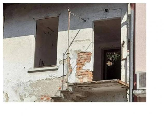 Immobile in asta di 400 m² con più di 5 locali in vendita a Carugo - Foto 8