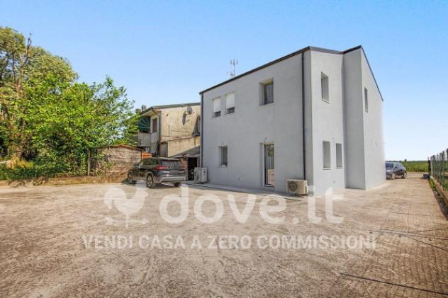 Casa indipendente di 227 m² con più di 5 locali in vendita a Fiesso Umbertiano - Foto 2