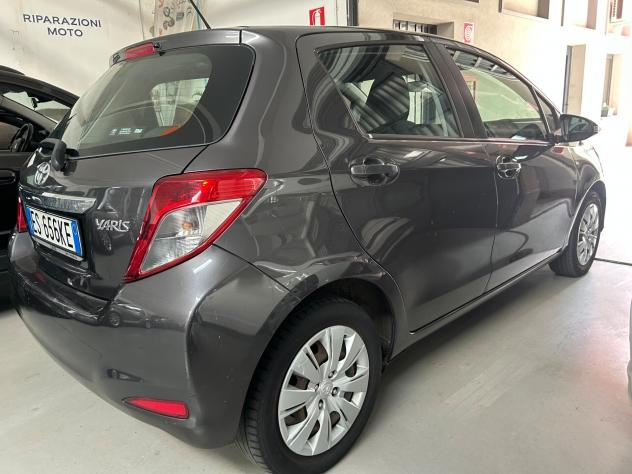 Toyota Yaris 1.0 5 porte Lounge - Foto 3