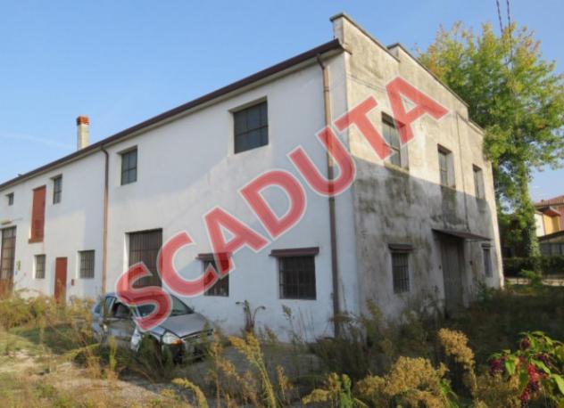 Immobile in asta di 855 m² con più di 5 locali in vendita a Cerea