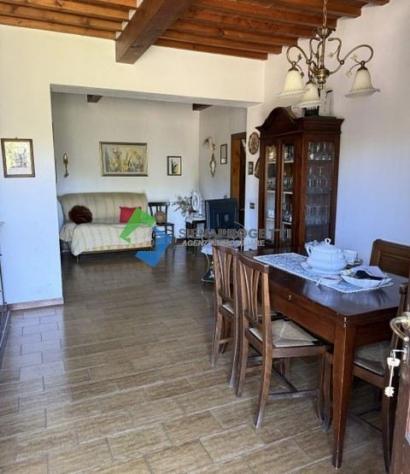 CASTELLINA IN CHIANTI – APPARTAMENTO CON SPAZIO ESTERNO PRIVATO E POSTI AUTO. - Foto 2