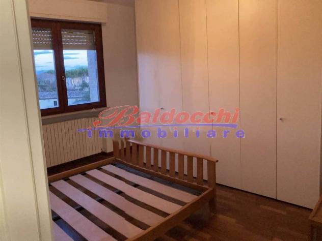ZONA SEMICENTRALE - APPARTAMENTO TRILOCALE CON TERRAZZO E GARAGE - Foto 9
