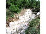 Moloni da Contenimento in Pietra