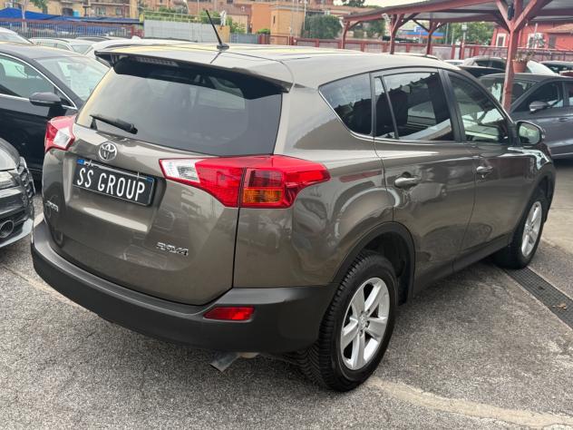 RAV4 2.0 D-4D 2WD-UNIPRO-TAGLIANDI CERTIFICATI - Foto 5