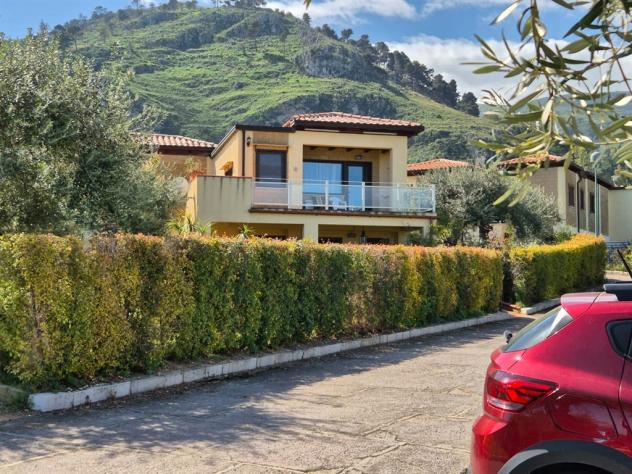 Villa panoramica a schiera con due unità abitative - Foto 2