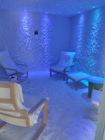 Allestimento grotta di sale completa+arredi e lettino riscaldato SPA