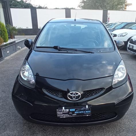 Toyota Aygo 1.0 CLIMA E IDROGUIDA - Foto 2