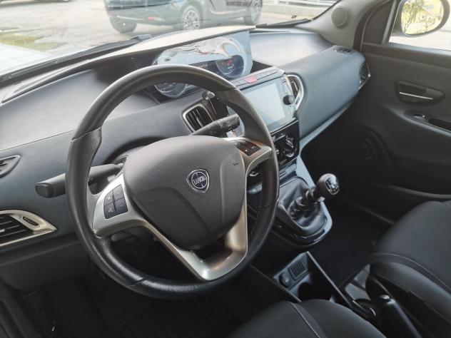 Lancia Ypsilon 1.0 FireFly 5 porte S&S Hybrid Gold - Foto 8