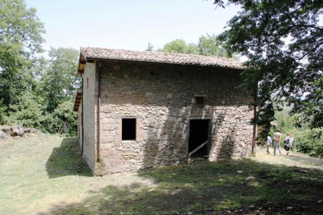 Bagnoregio - Vendesi casale al grezzo con annesso corte - Foto 4