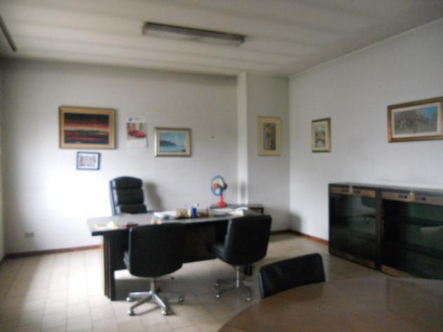 Immobile di 1540 m² con più di 5 locali in vendita a Pero - Foto 10