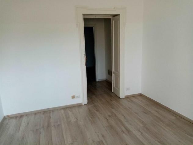 Negozio 2 locali a Monza - Foto 4