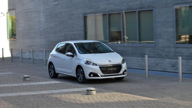 Peugeot 208 BlueHDi 75 5 porte Allure - Foto 2