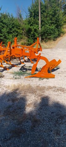 Aratro mono vomere-attacco soll.3°punto-da 50 CV in su