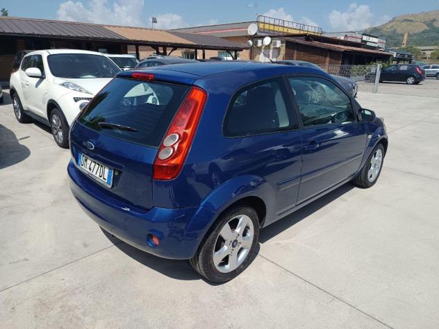 FORD Fiesta 1.4 TDCi 68CV - NEOPATENTATI - Foto 6
