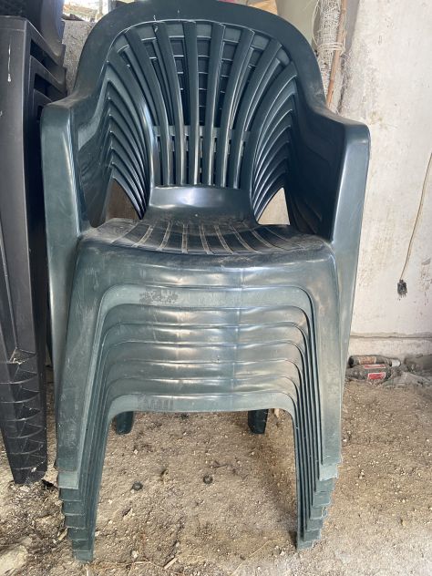 Sedie e tavoli in plastica - Foto 5