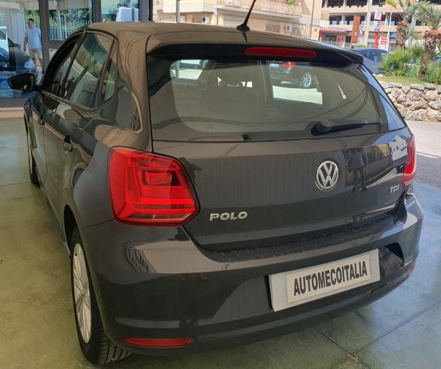 Volkswagen Polo 1.4 TDI - 04/2016 - KM. 131.000 - Foto 5