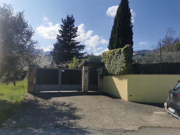 Bifamiliare in vendita a Farindola