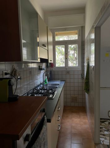 LIBERA AMPIA STANZA SINGOLA ZONA SANTO STEFANO PER STUDENTESSA E LAVORATRICE - Foto 2