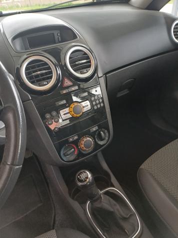 Opel Corsa 1.2 5 porte Easytronic Cosmo adatta a neopatentati - Foto 9