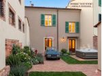 CESENATICO: casa abbinata ai lati DA RISTRUTTURARE con GIARDINO PRIVATO e P &hellip;