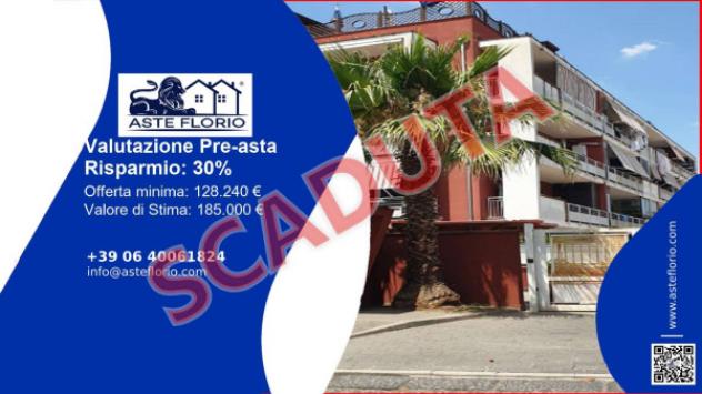 Immobile in asta di 97 m², box auto in vendita a Napoli