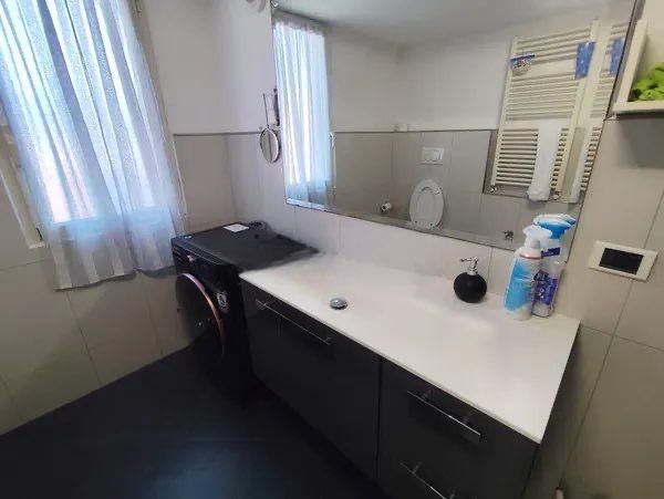 OSTIA LEVANTE TRILOCALE ARREDATO CON BALCONE CONDOMINIO INCLUSO - Foto 6