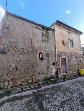 V004303 - VENDESI CASA A 1€ A DELIA - Foto 6