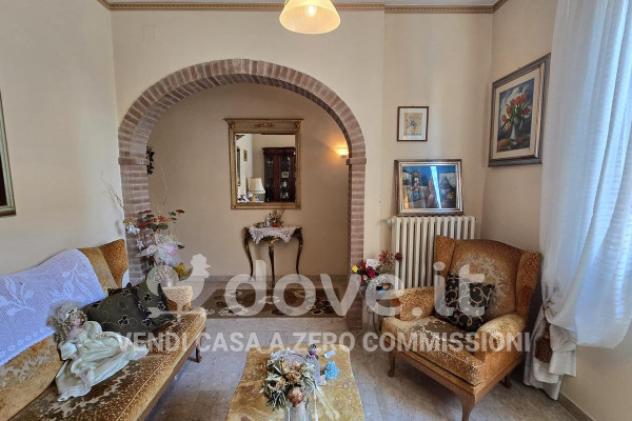 Villa di 400 m² con più di 5 locali e box auto in vendita a Montepulciano - Foto 3