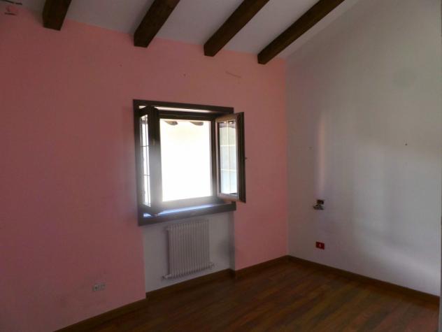 Tricamere più studio in pieno centro - Foto 6