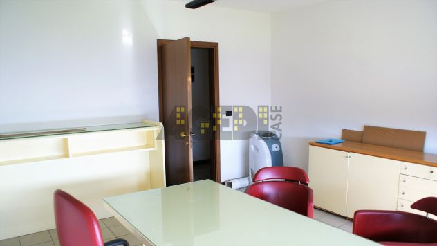 PADOVA – DUE CARRARE – UFFICIO